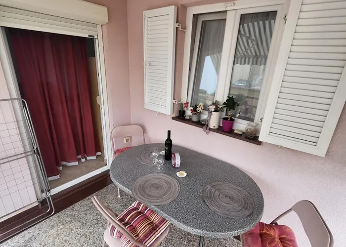 Nina Appartement Karigador